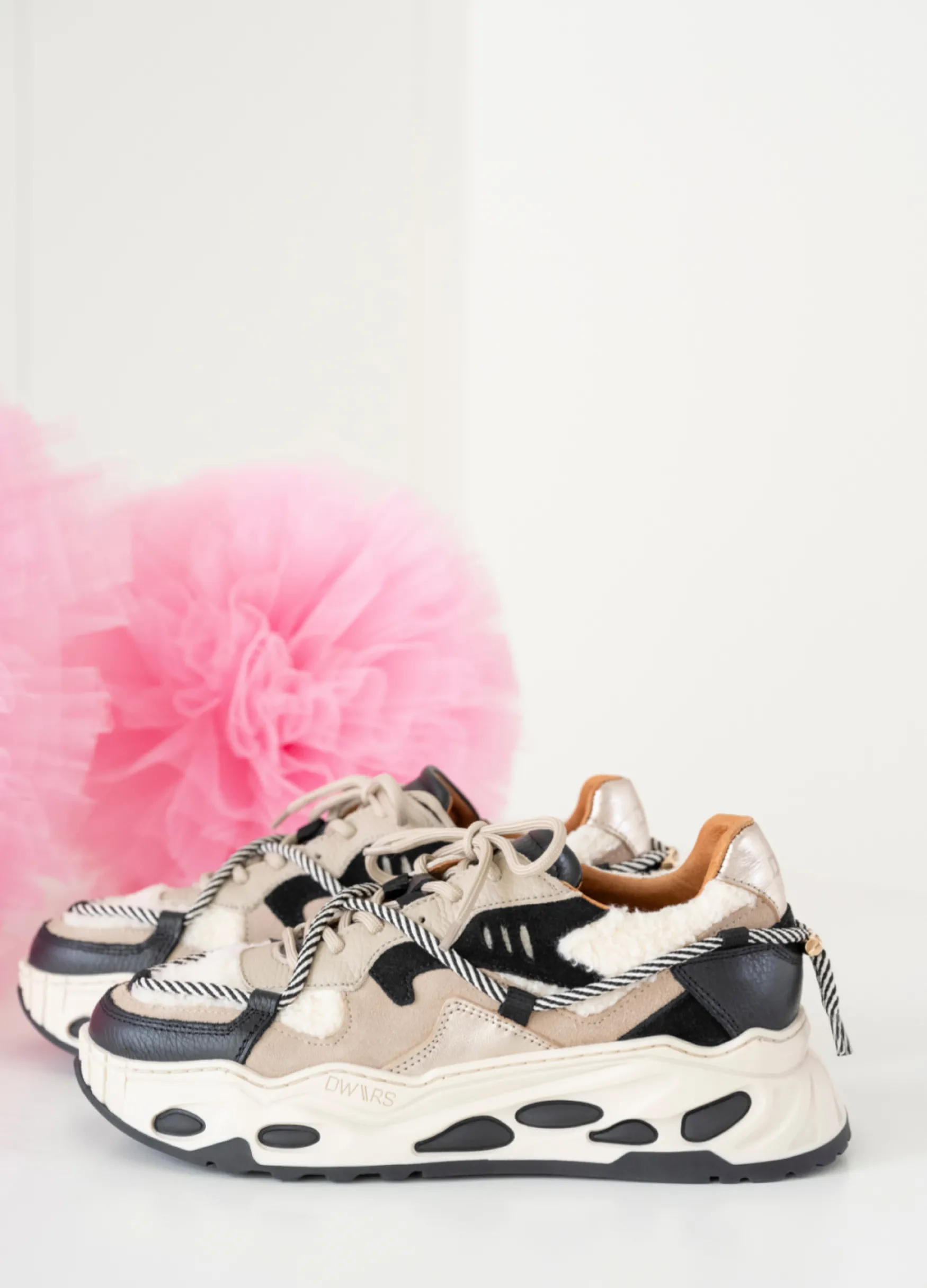 DWRS label SATURNUS teddy - Sneakers | Black / Off white>DAMES Sneakers